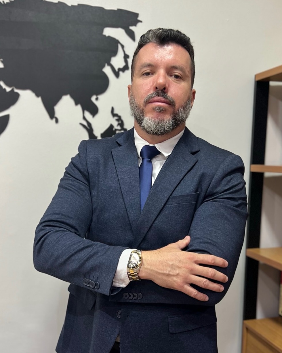 Dr. Fábio Oliveira - Advogado previdenciário desde 2005